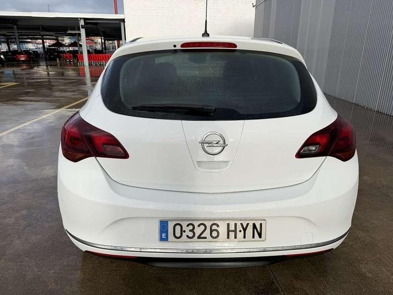 Usado Opel Astra Excellence 136 CV (100 kW) 2014 Blanco Utilitario