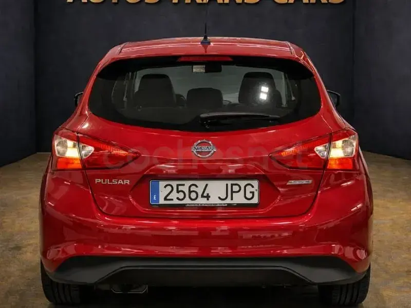 Usado Nissan Pulsar Acenta 115 CV (84 kW) 2016 Rojo Utilitario