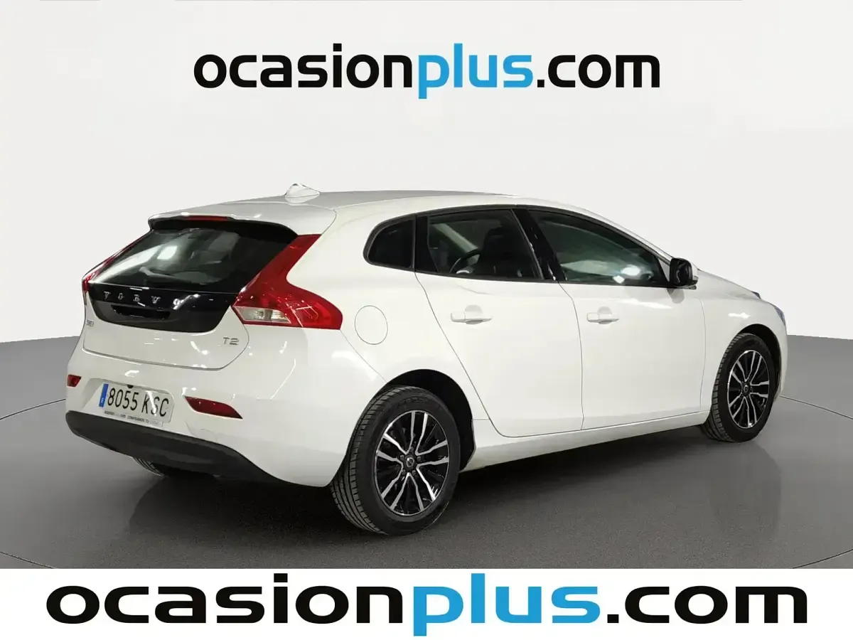 Usado Volvo V40 Momentum 122 CV (89 kW) 2018 Blanco