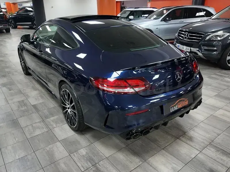 Usado Mercedes C300 258 CV (189 kW) 2019 Azul Coupe