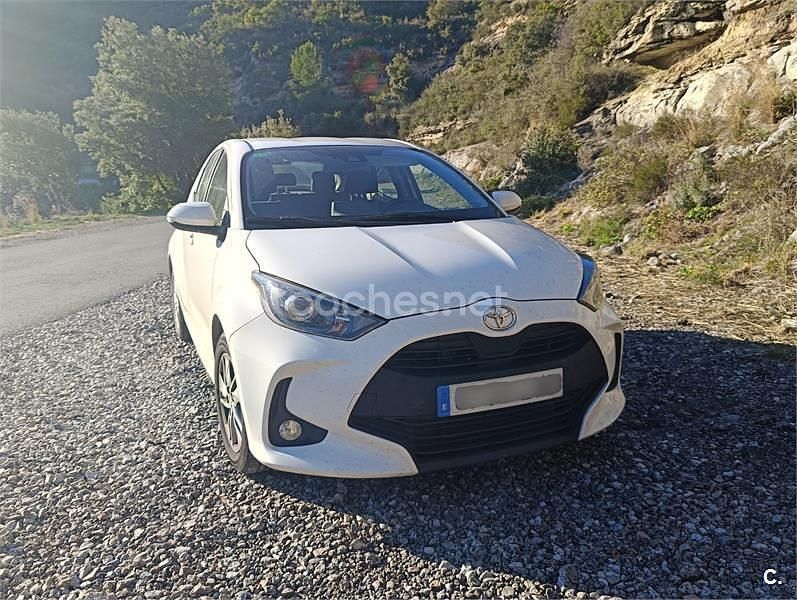 Usado Toyota Yaris 125 CV (91 kW) 2022 Blanco Utilitario