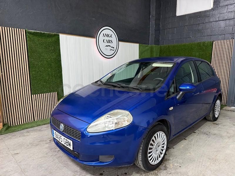 Usado Fiat Grande Punto Active 90 CV (66 kW) 2008 Azul Utilitario