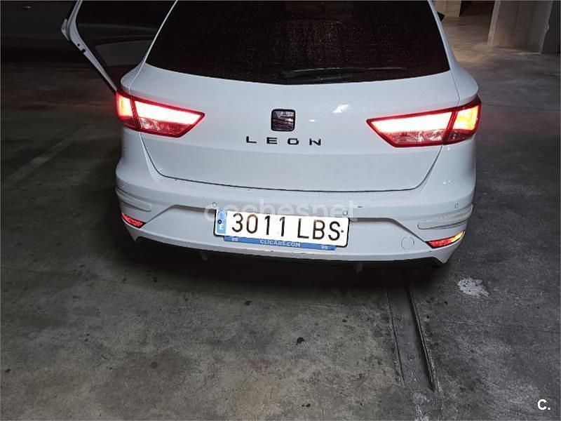 Usado Seat Leon Style 150 CV (110 kW) 2019 Blanco Berlina