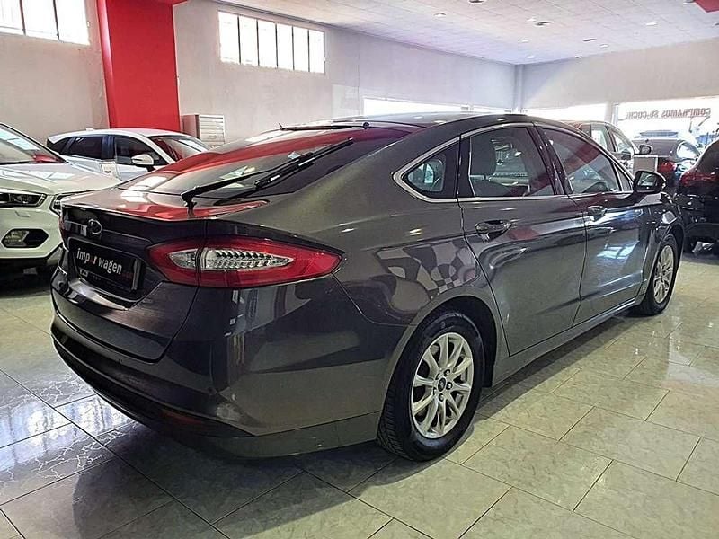 Usado Ford Mondeo Business Edition 150 CV (110 kW) 2018 Gris Berlina