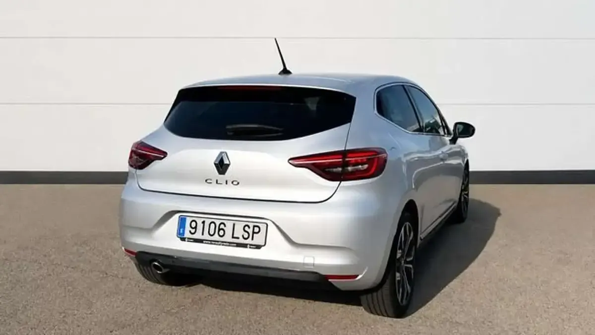 Usado Renault Clio V Zen 90 CV (66 kW) 2021 Plateado Berlina