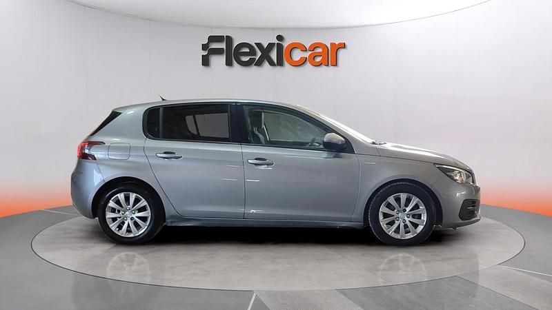 Usado Peugeot 308 Style 131 CV (96 kW) 2020 Gris Utilitario