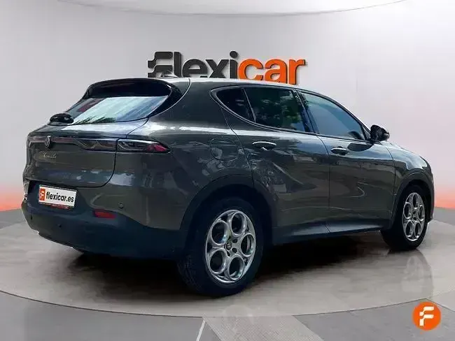 Usado Alfa Romeo Tonale Sprint 130 CV (95 kW) 2023 Verde SUV