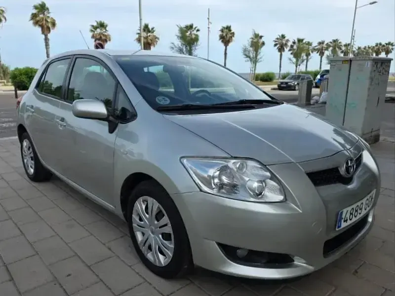 Usado Toyota Auris Luna 126 CV (92 kW) 2008 Gris / plata Utilitario