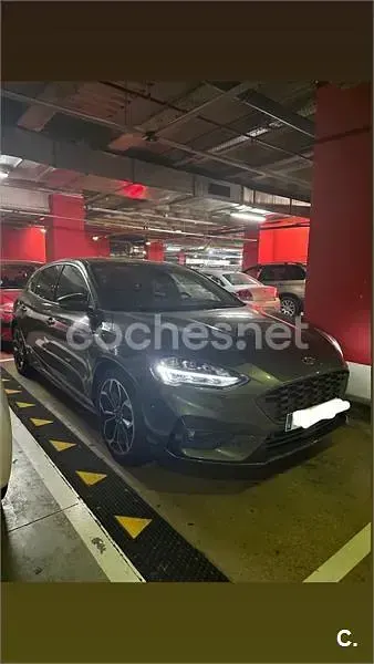 Usado Ford Focus ST-Line 125 CV (91 kW) 2019 Gris / plata Berlina