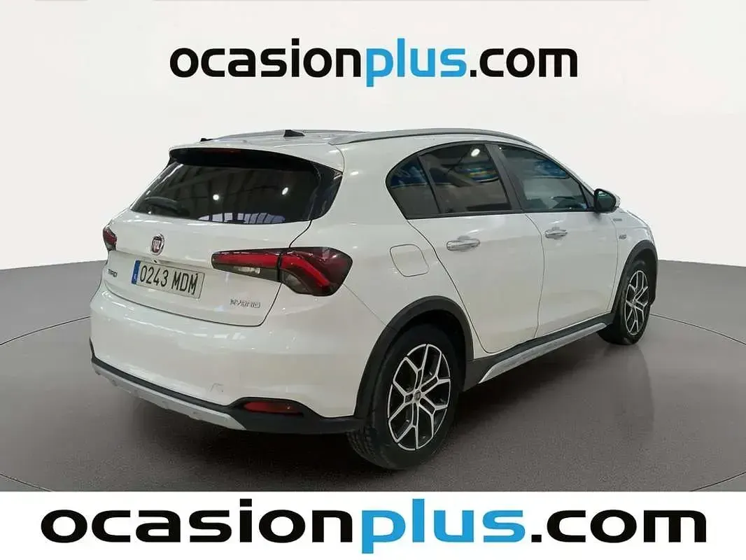 Usado Fiat Tipo Cross 131 CV (96 kW) 2023 Blanco Utilitario