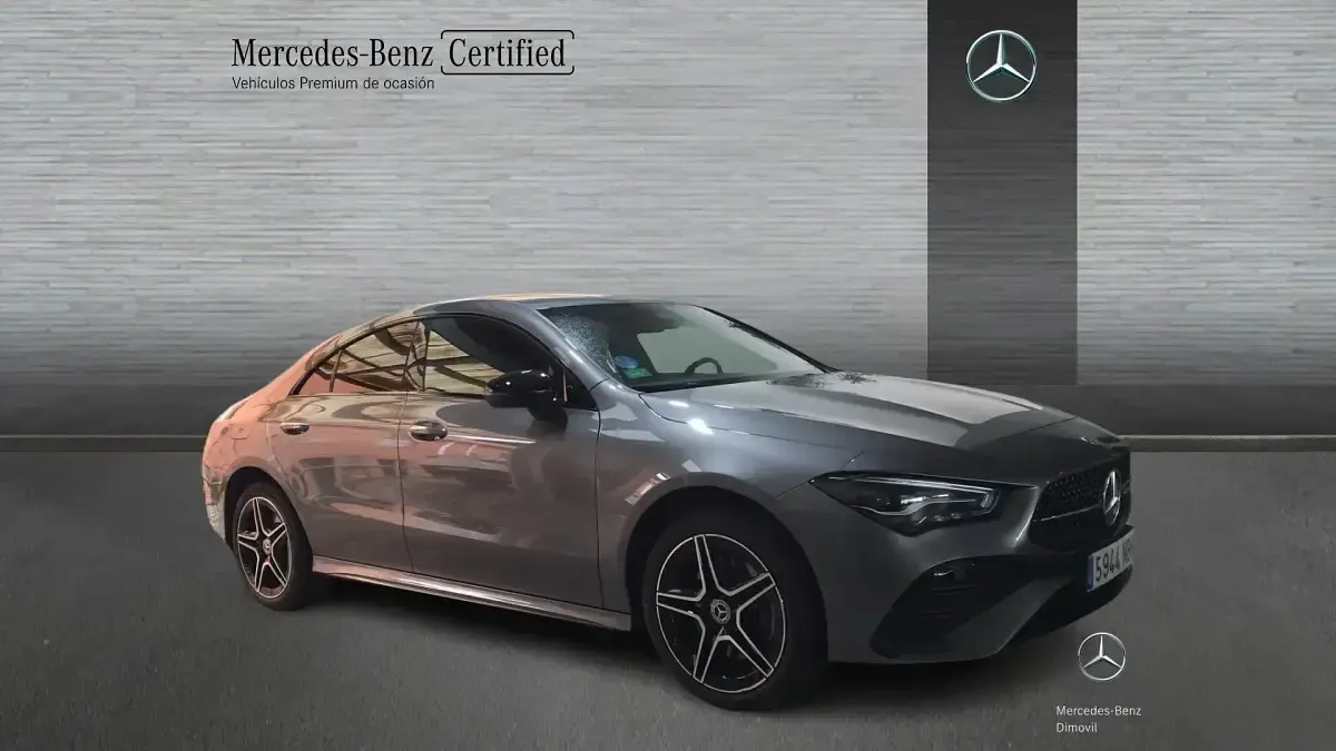 Usado Mercedes CLA250e 218 CV (160 kW) 2025 Gris montaña Berlina