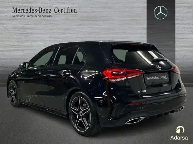 Usado Mercedes A180 136 CV (100 kW) 2022 Negro noche