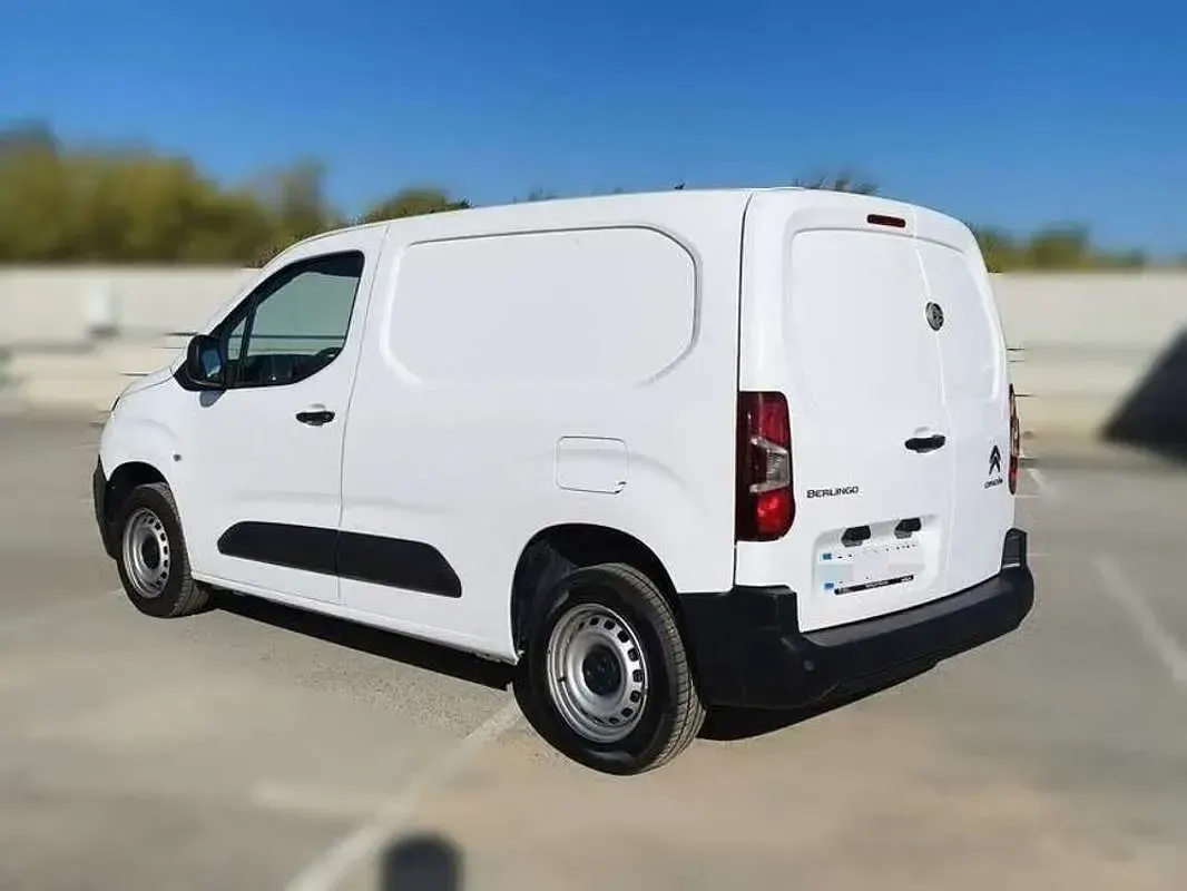 Usado Citroën Berlingo 102 CV (75 kW) 2022 Blanco Monovolumen