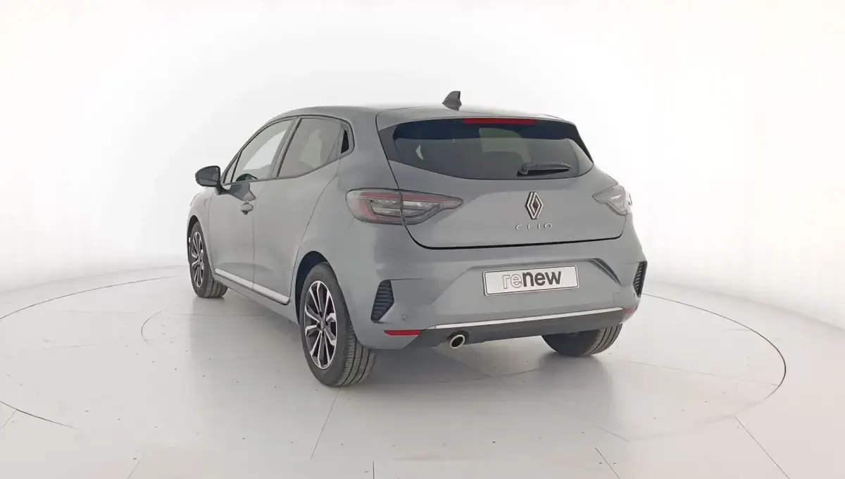 Usado Renault Clio Techno 90 CV (66 kW) 2024 Gris Utilitario