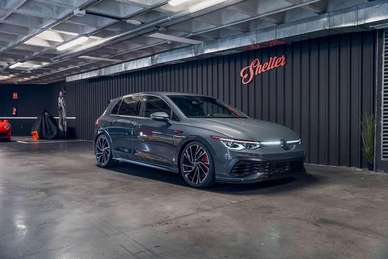 Usado VW Golf VIII GTI 300 CV (220 kW) 2023 Gris Utilitario