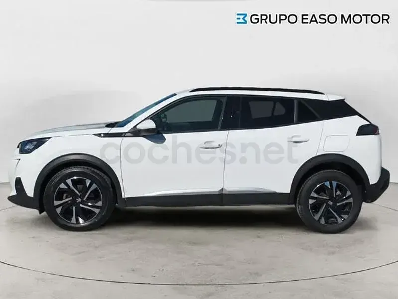 Usado Peugeot 2008 Allure Turbo 100 CV (73 kW) 2020 Blanco SUV