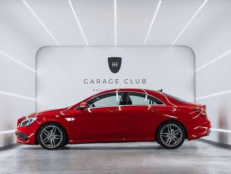 Usado Mercedes CLA180 AMG line 122 CV (89 kW) 2018 Rojo Berlina