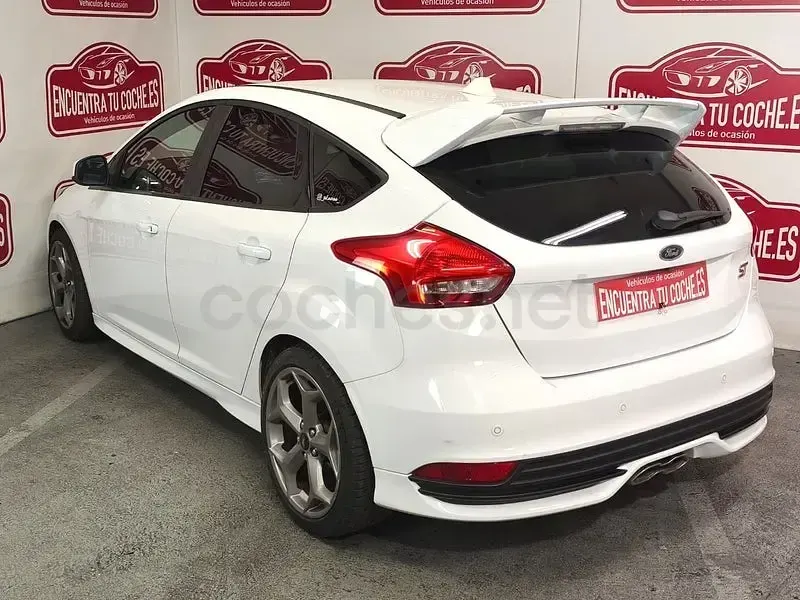 Usado Ford Focus ST 185 CV (136 kW) 2016 Blanco Berlina