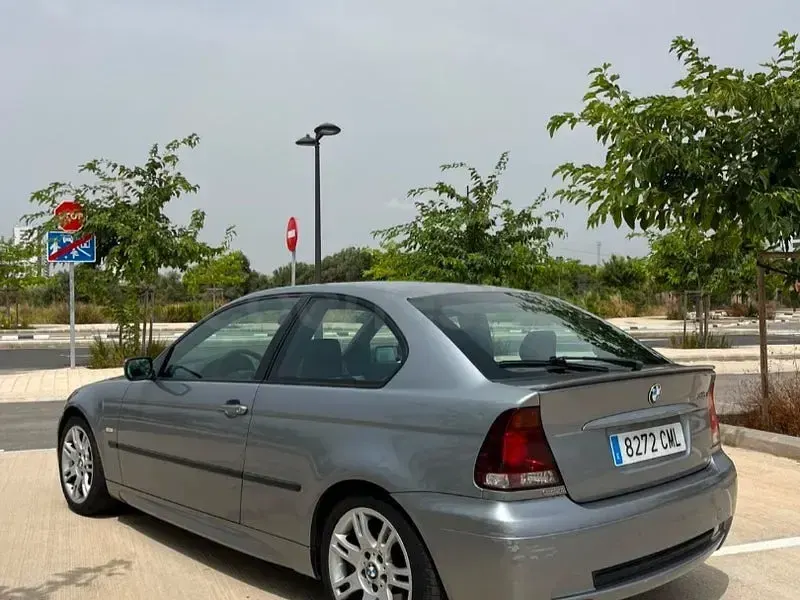 Usado BMW 316 Compact M Sport 115 CV (84 kW) 2003 Gris / plata Utilitario