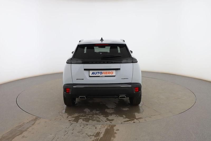 Usado Peugeot 2008 Allure 136 CV (100 kW) 2025 Blanco SUV