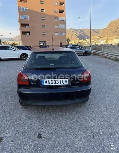 Usado Audi A3 Attraction 110 CV (80 kW) 1999 Azul Utilitario
