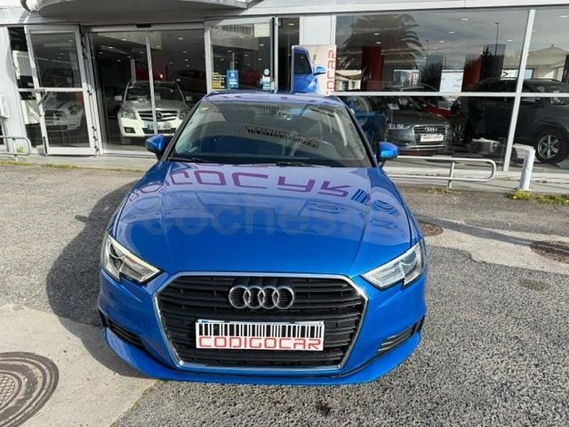 Usado Audi A3 116 HP (85 kW) 2018 Azul Sedan