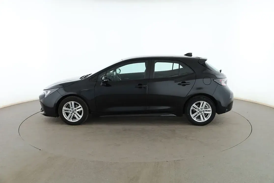 Usado Toyota Corolla Active 122 CV (89 kW) 2022 Negro Berlina