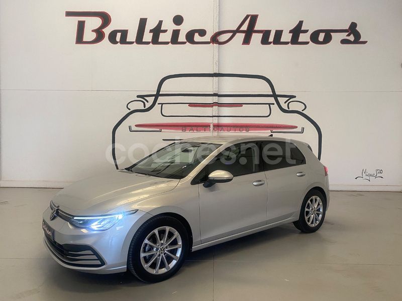 Usado VW Golf VIII 110 CV (80 kW) 2021 Gris / plata Berlina