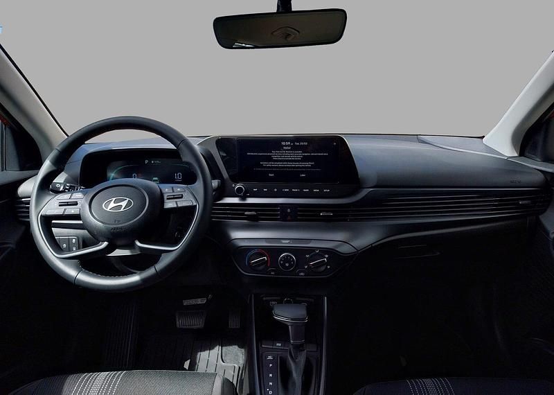 Usado Hyundai i20 100 CV (73 kW) 2025 Rojo dragón Utilitario