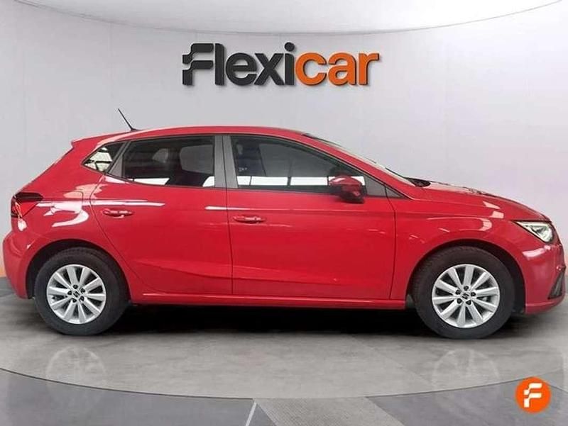 Usado Seat Ibiza Reference 80 CV (58 kW) 2023 Rojo Utilitario