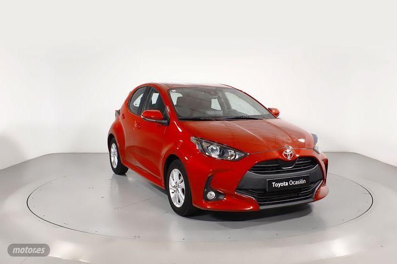 Rojo Usado 2021 Toyota Yaris Edition Berlina | 18.300 € (Precio justo) - Imagen 1/4
