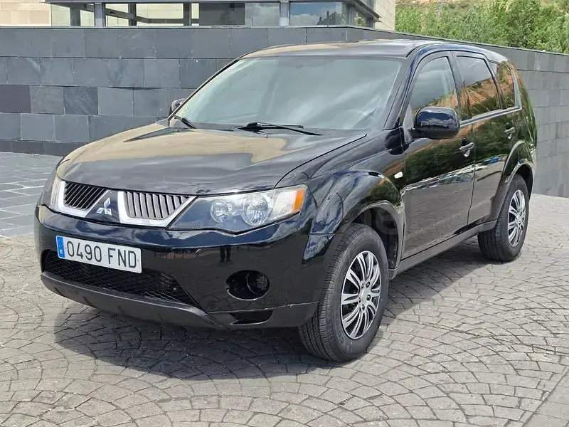 Usado Mitsubishi Outlander Intense 140 CV (102 kW) 2007 Negro SUV