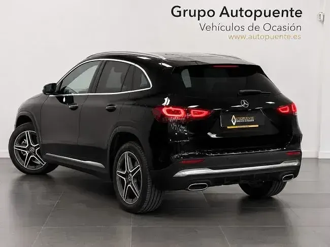 Usado Mercedes GLA250 AMG 218 CV (160 kW) 2022 Negro SUV