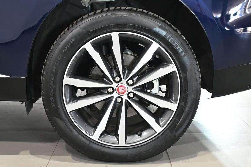 Azul Usado 2023 Jaguar F-Pace SUV | 37.711 € - Imagen 1/2