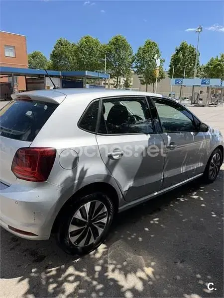 Usado VW Polo Edition 75 CV (55 kW) 2015 Gris / plata Berlina
