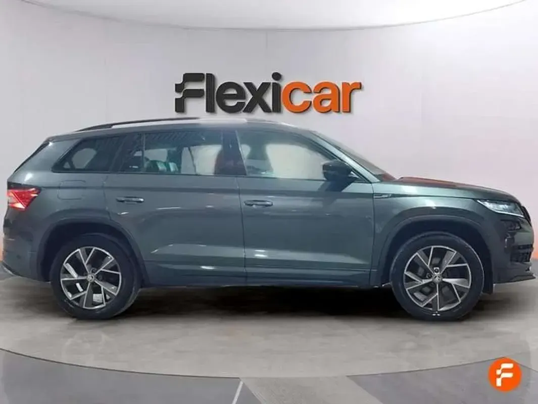 Usado Skoda Kodiaq SportLine 150 CV (110 kW) 2021 Gris SUV