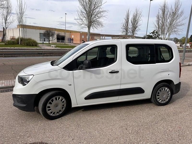Usado Opel Combo Life Expression 102 CV (75 kW) 2020 Blanco Monovolumen