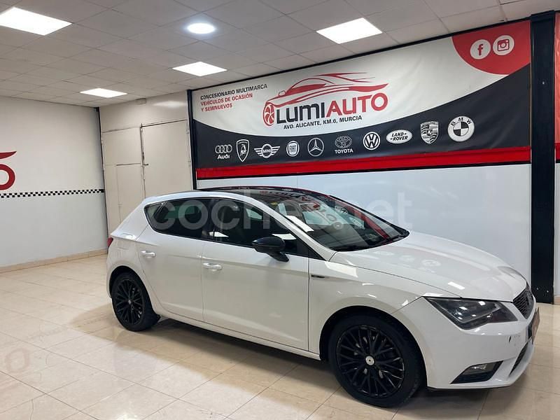 Usado Seat Leon Ecomotive 110 CV (80 kW) 2015 Blanco Berlina