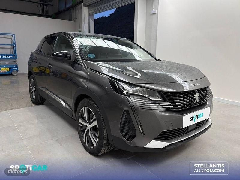 Usado Peugeot 3008 Allure 130 CV (95 kW) 2023 Gris / plata SUV