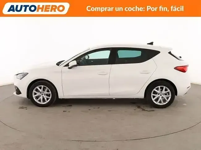 Usado Seat Leon Style 110 CV (80 kW) 2021 Blanco Berlina
