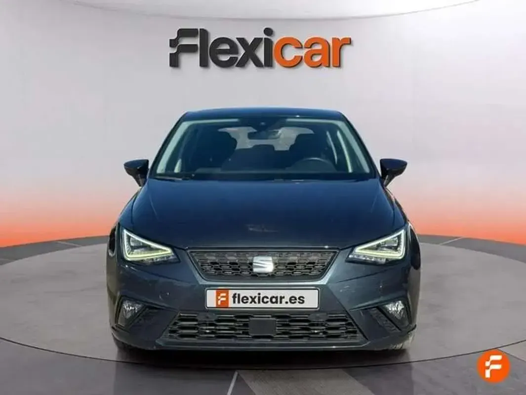 Usado Seat Ibiza Style 116 CV (85 kW) 2022 Gris Utilitario