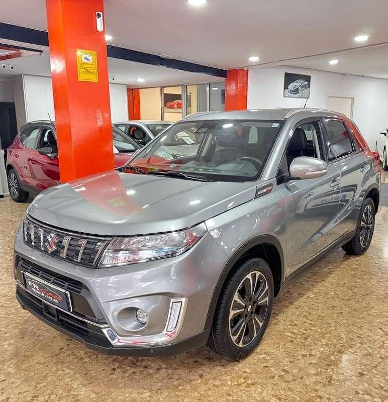 Usado Suzuki Vitara GLX 116 CV (85 kW) 2022 Gris / plata SUV