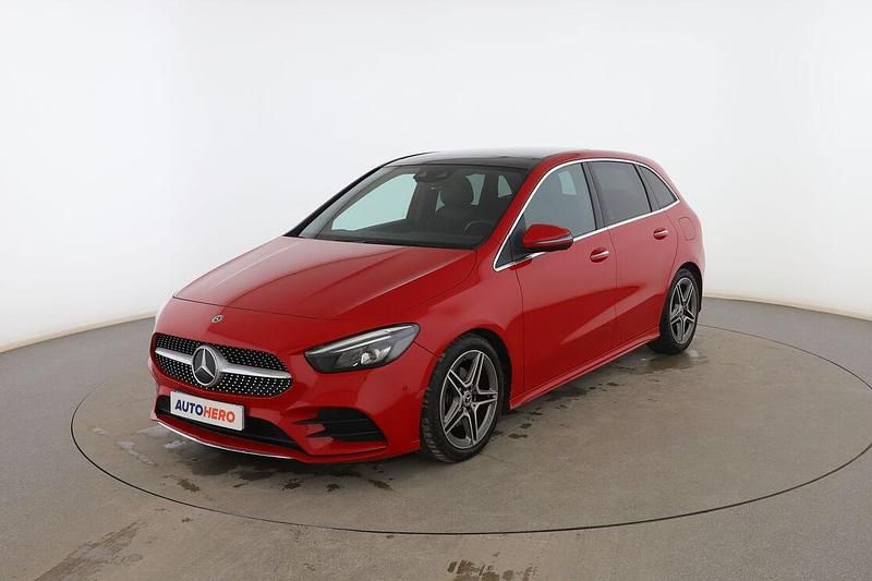 Usado Mercedes B200 AMG line 163 CV (119 kW) 2019 Rojo Monovolumen