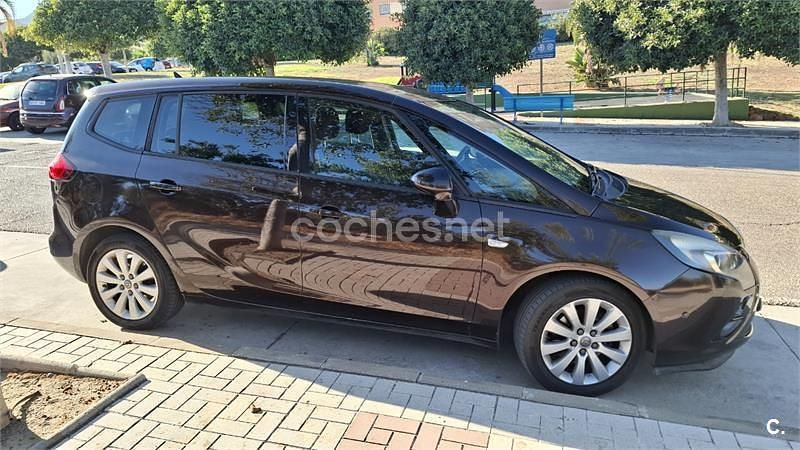 Usado Opel Zafira Tourer Selective 130 CV (95 kW) 2015 Marrón Monovolumen