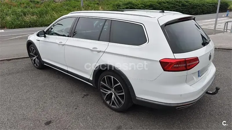 Usado VW Passat 190 CV (139 kW) 2017 Blanco Familiar