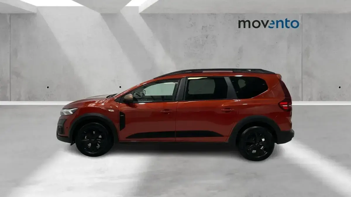 Usado Dacia Jogger Expression 110 CV (80 kW) 2024 Naranja Monovolumen
