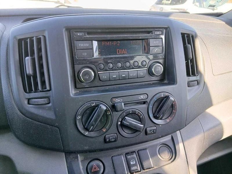 Usado Nissan NV200 90 CV (66 kW) 2017 Blanco Monovolumen