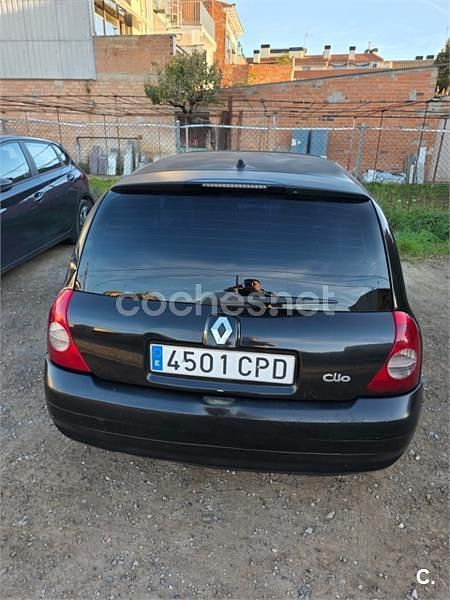 Usado Renault Clio II Expression 98 CV (72 kW) 2003 Negro Berlina