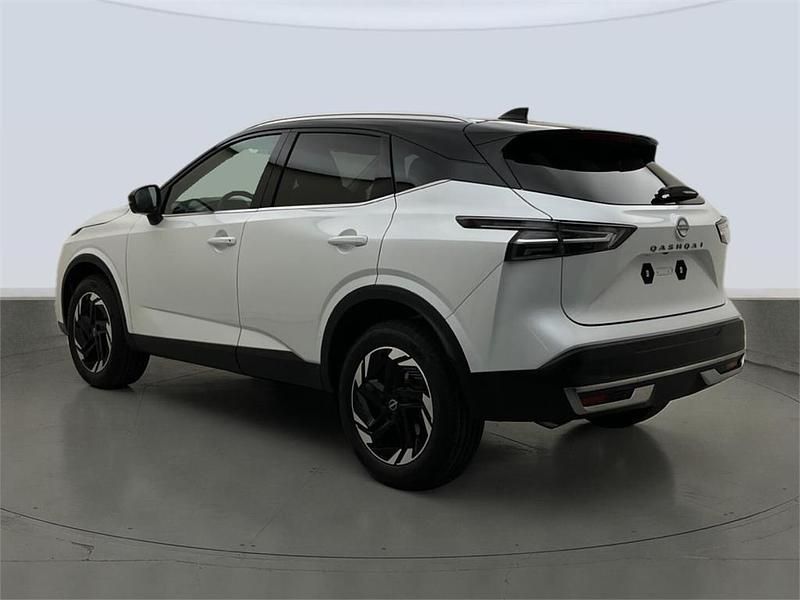 Nuevo Nissan Qashqai N-Connecta 158 CV (116 kW) 2025 Kori white + black SUV