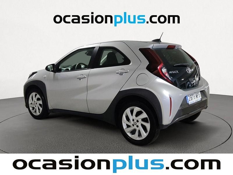 Usado Toyota Aygo X Play 72 CV (52 kW) 2024 Gris / plata SUV